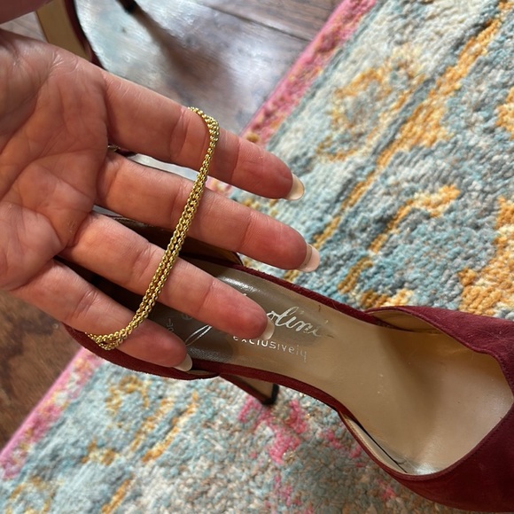 Vintage Jarolini Red Suede Heels with Gold Chain Detail - Picture 3 of 5